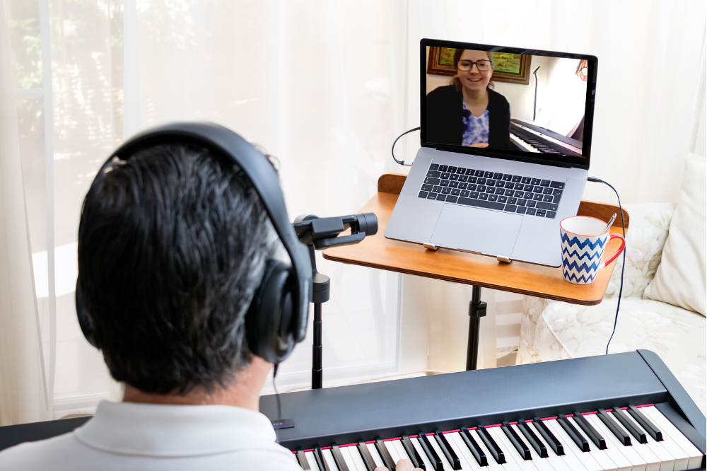 Private Online Piano Lessons with Heidi